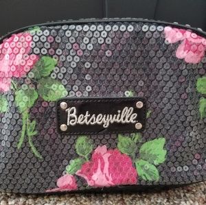 Betseyville cosmetic bag